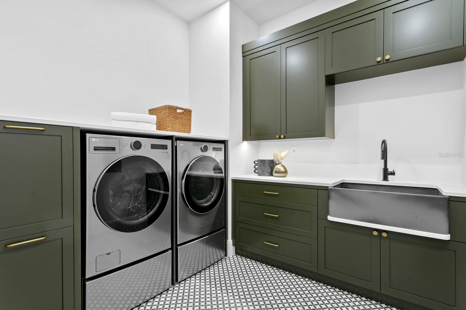 BAYSHORE ESTATES 4 - Residential