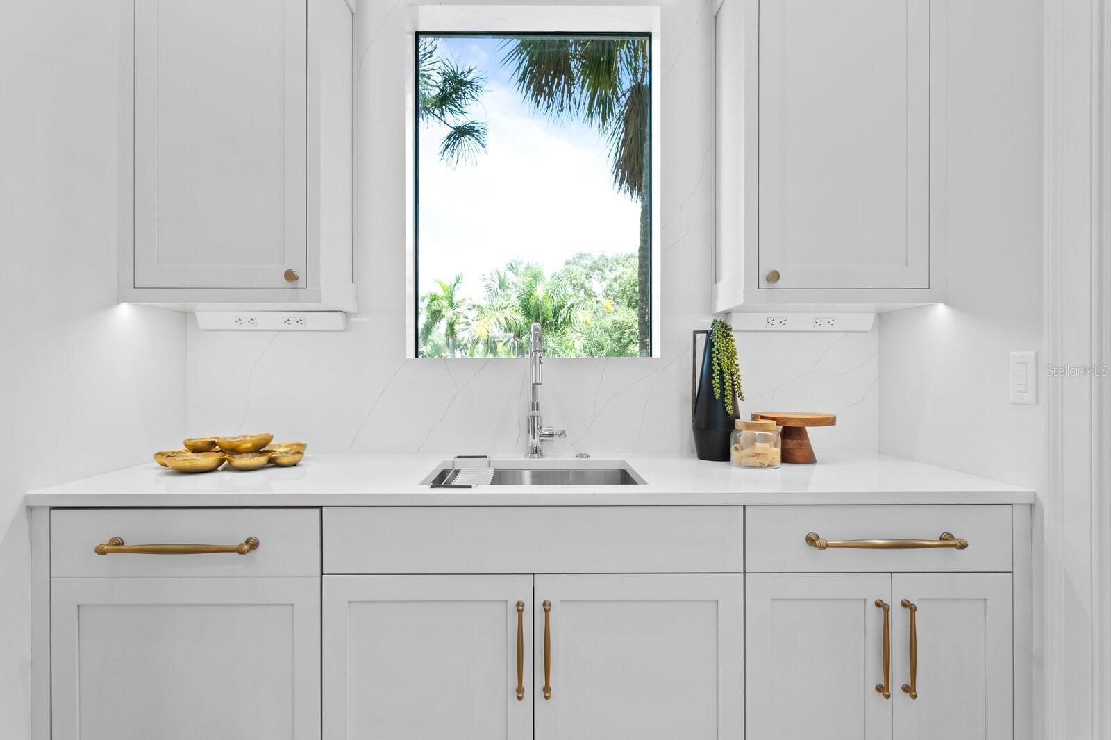 BAYSHORE ESTATES 4 - Residential