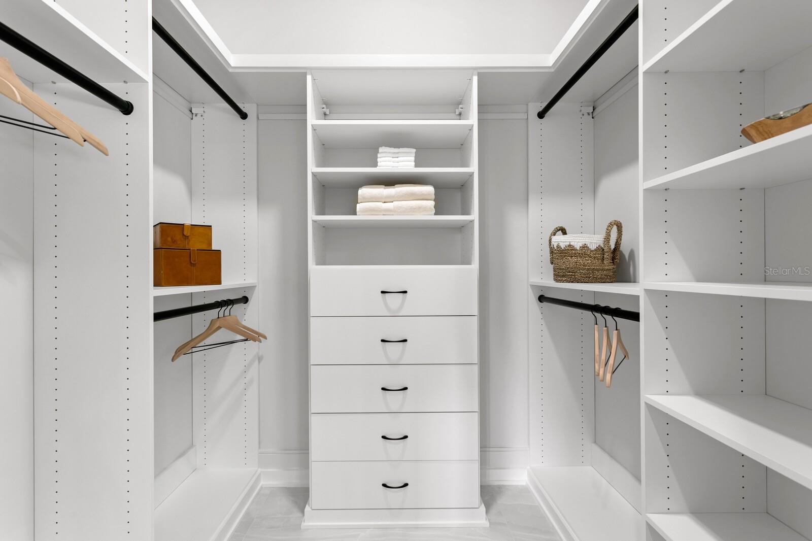 BAYSHORE ESTATES 4 - Residential