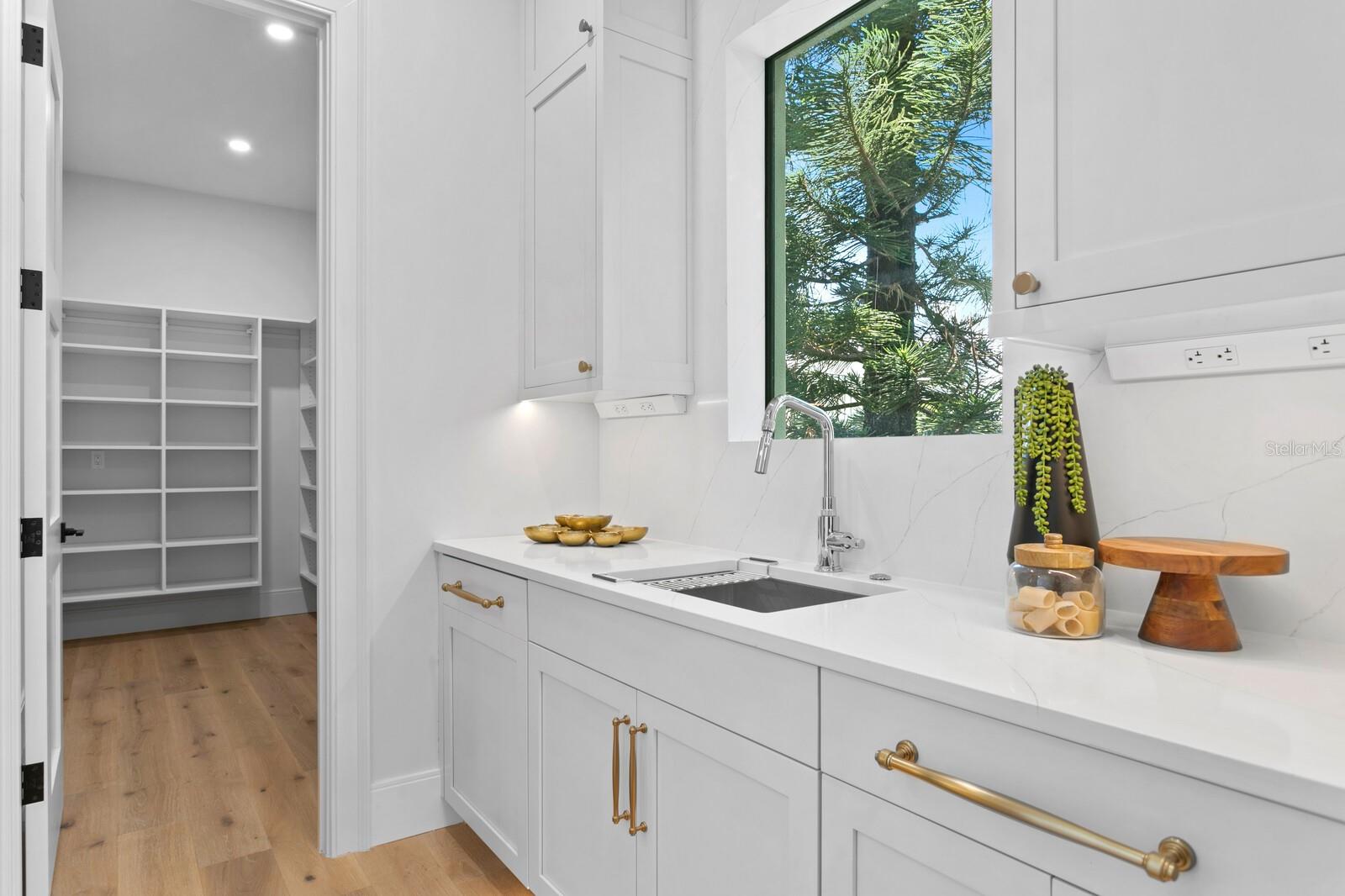 BAYSHORE ESTATES 4 - Residential