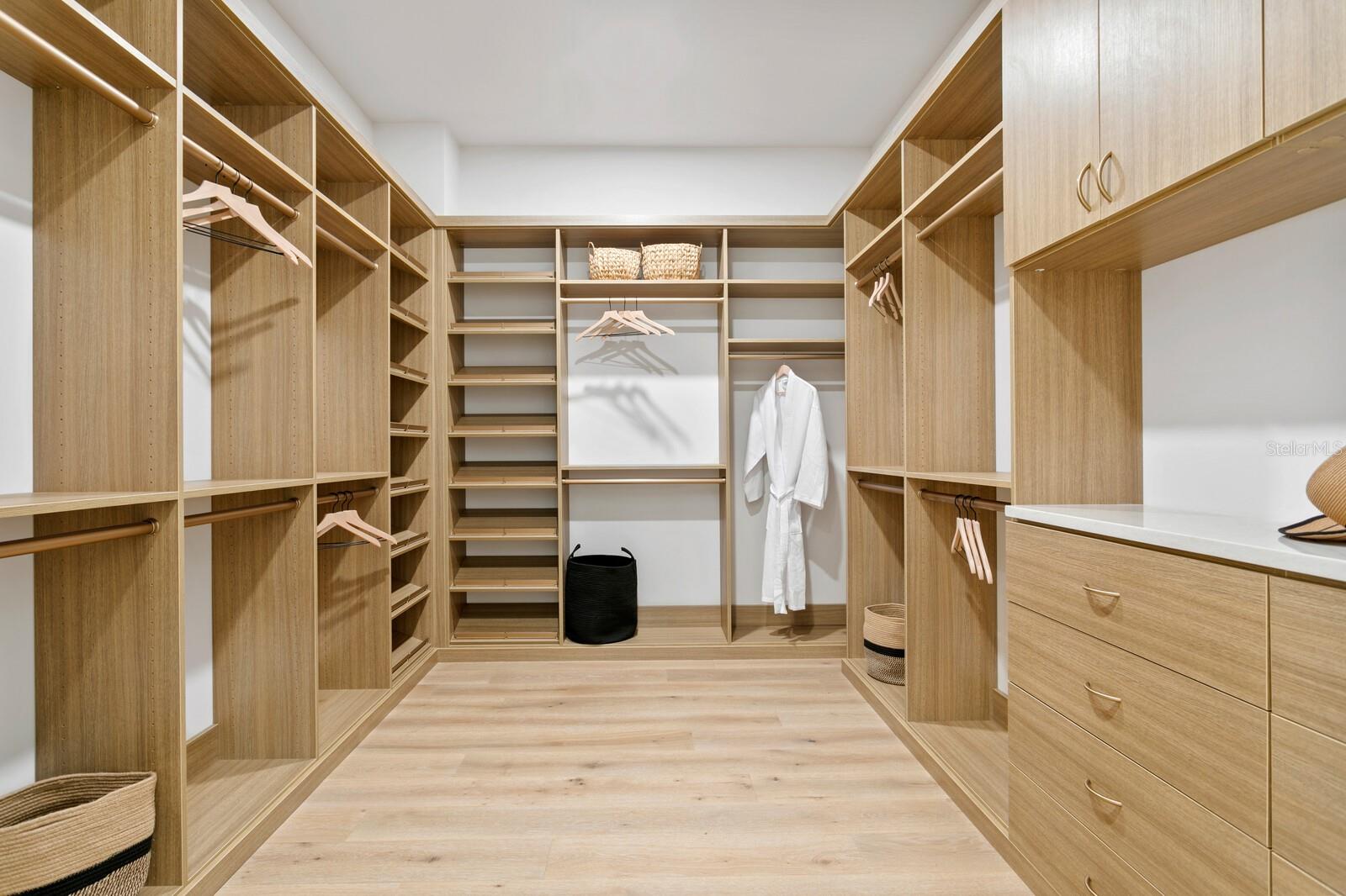 BAYSHORE ESTATES 4 - Residential