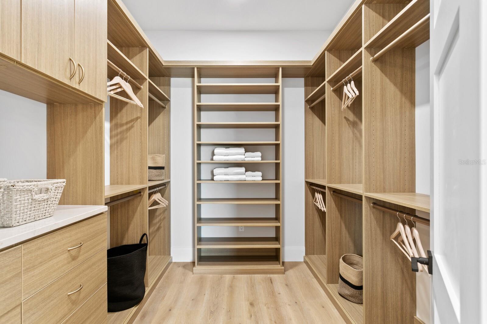 BAYSHORE ESTATES 4 - Residential