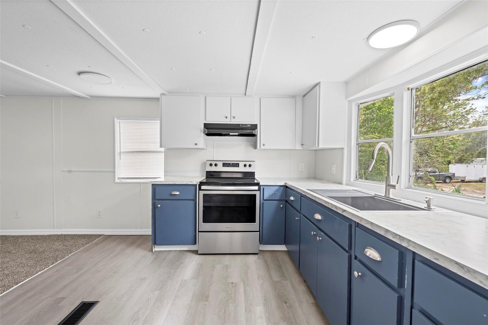 HOLIDAY ACRES UNIT 01 - Residential