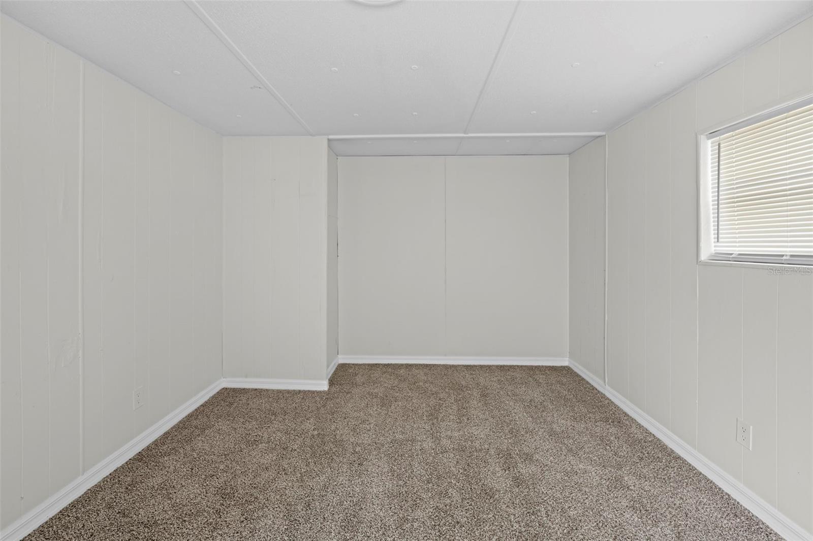 HOLIDAY ACRES UNIT 01 - Residential