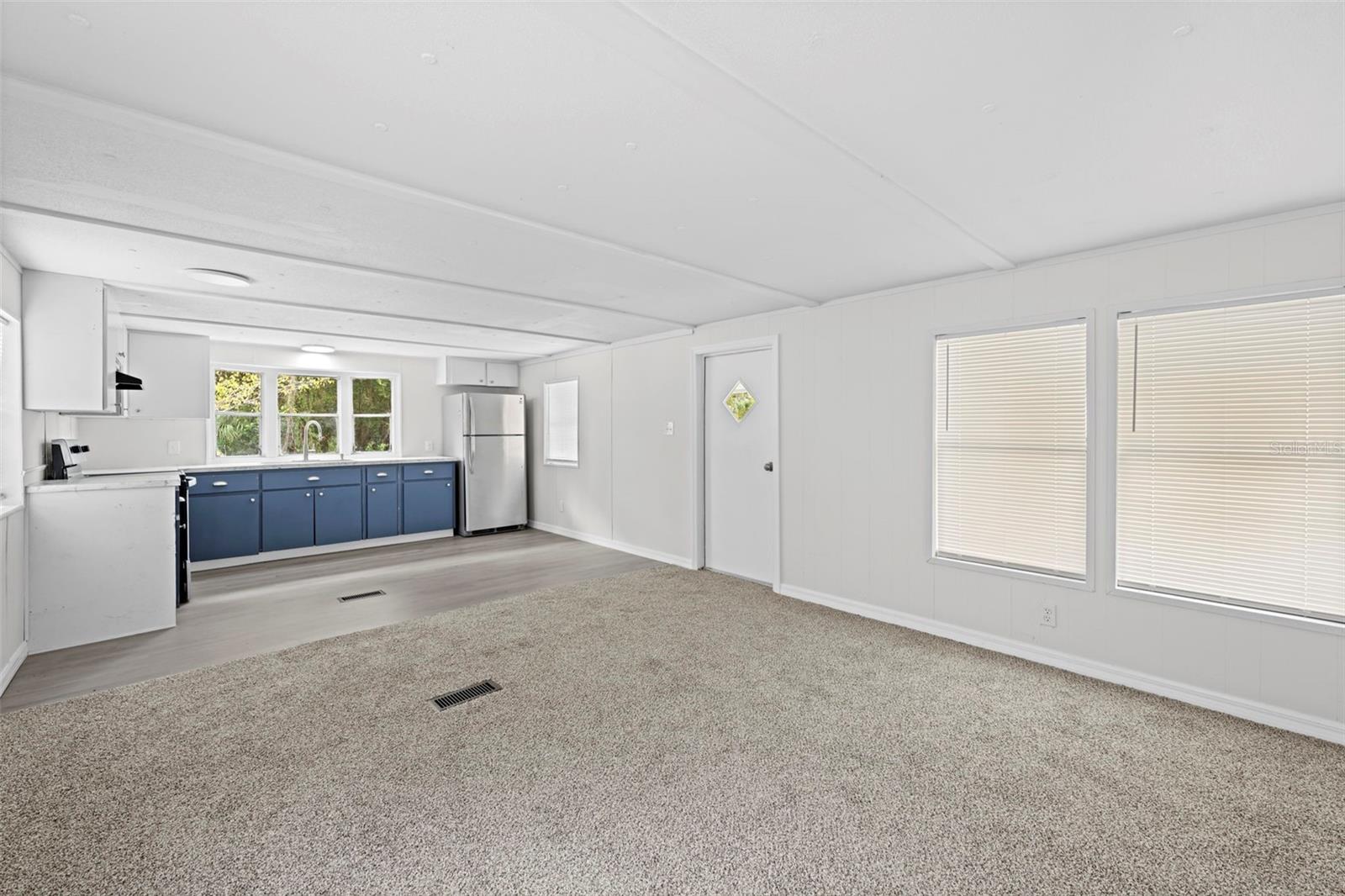 HOLIDAY ACRES UNIT 01 - Residential