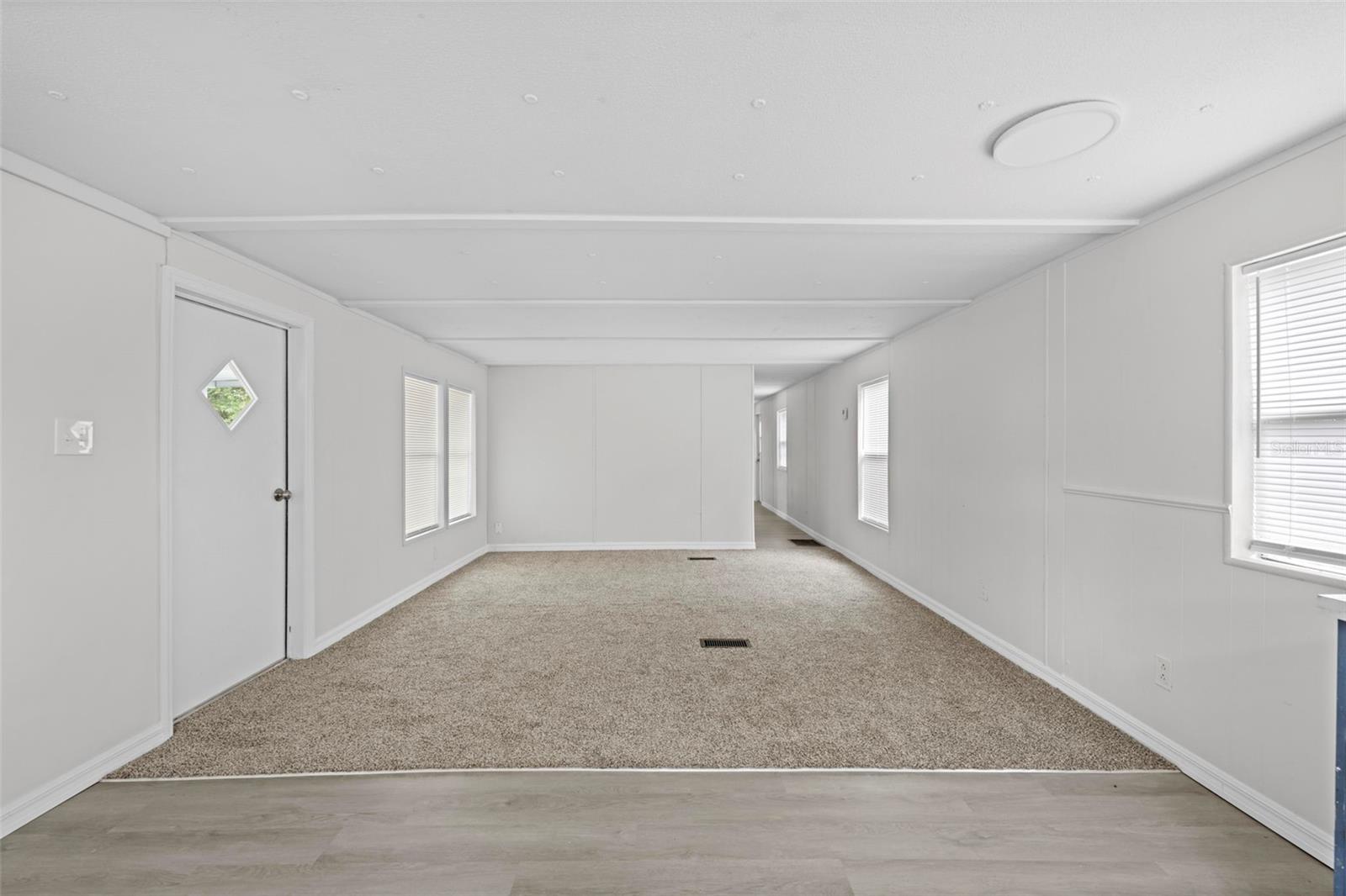 HOLIDAY ACRES UNIT 01 - Residential