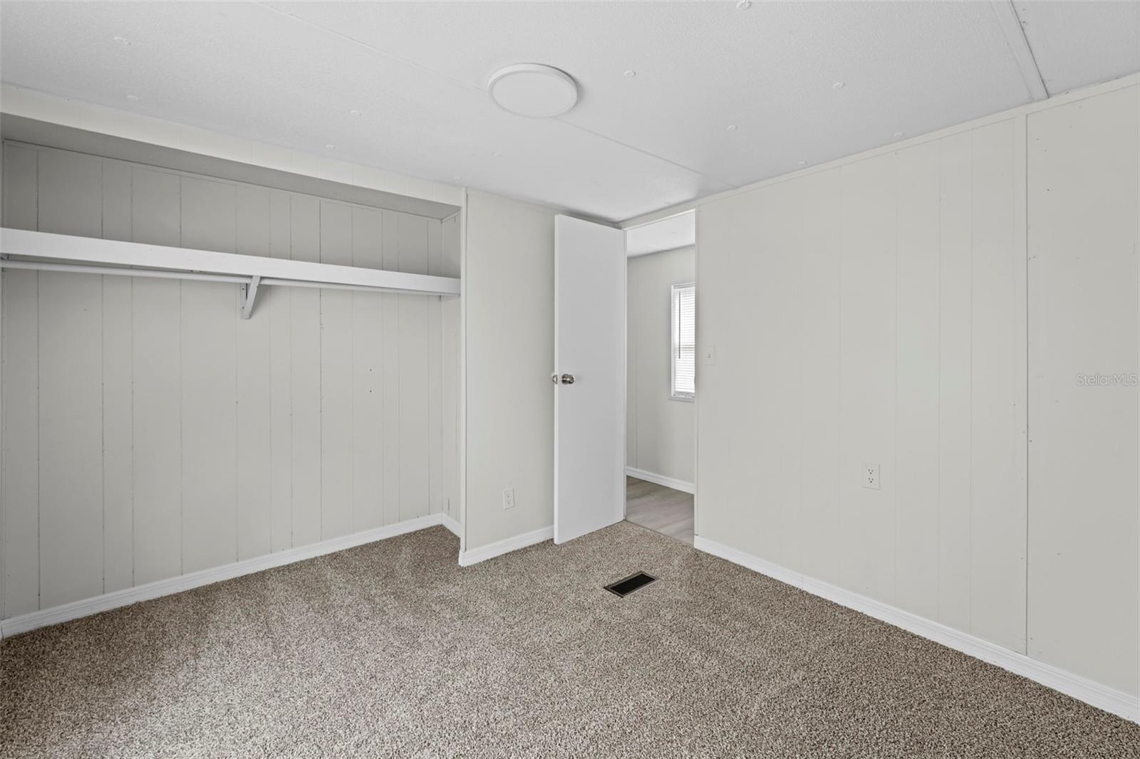 HOLIDAY ACRES UNIT 01 - Residential