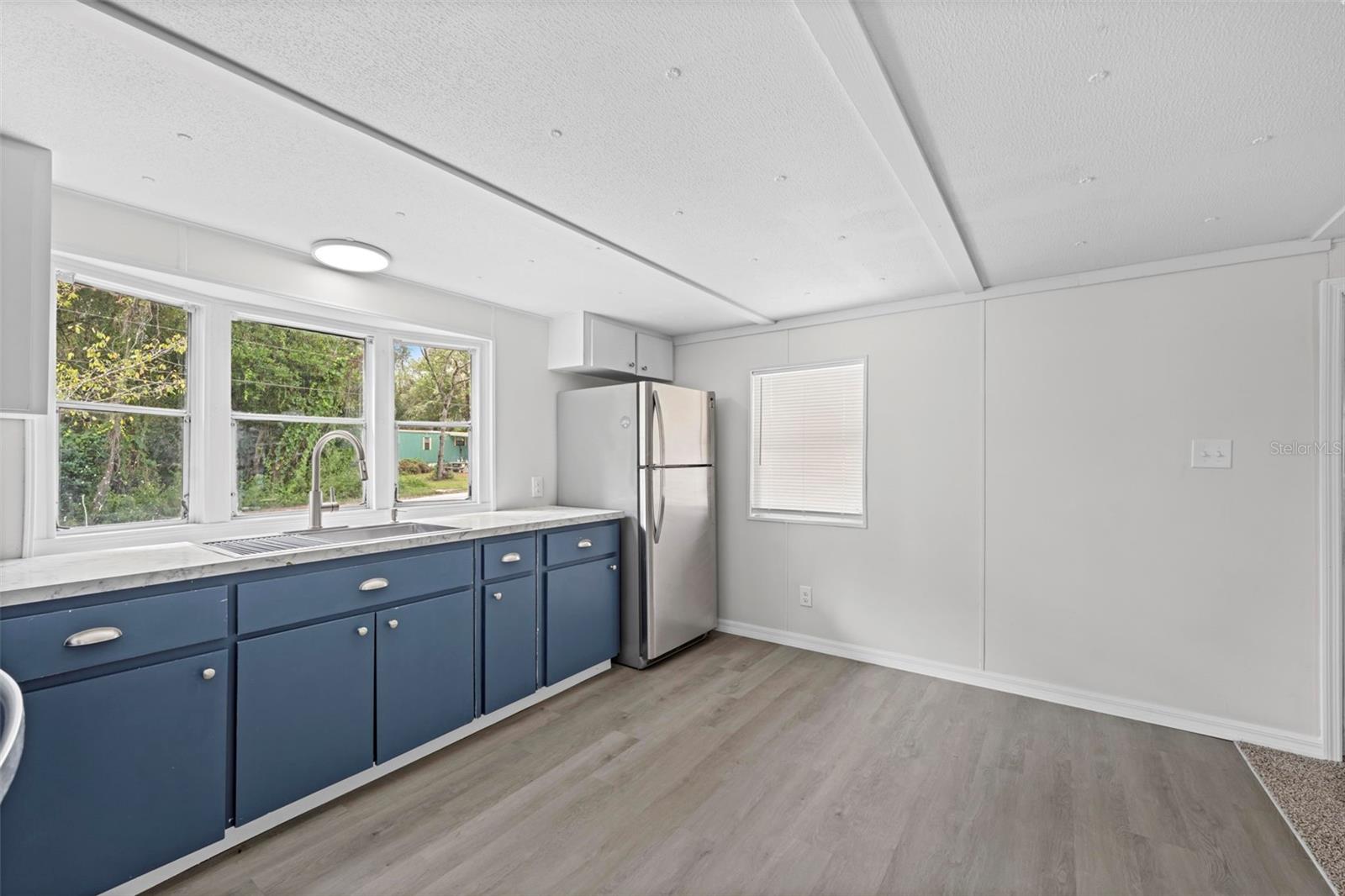 HOLIDAY ACRES UNIT 01 - Residential