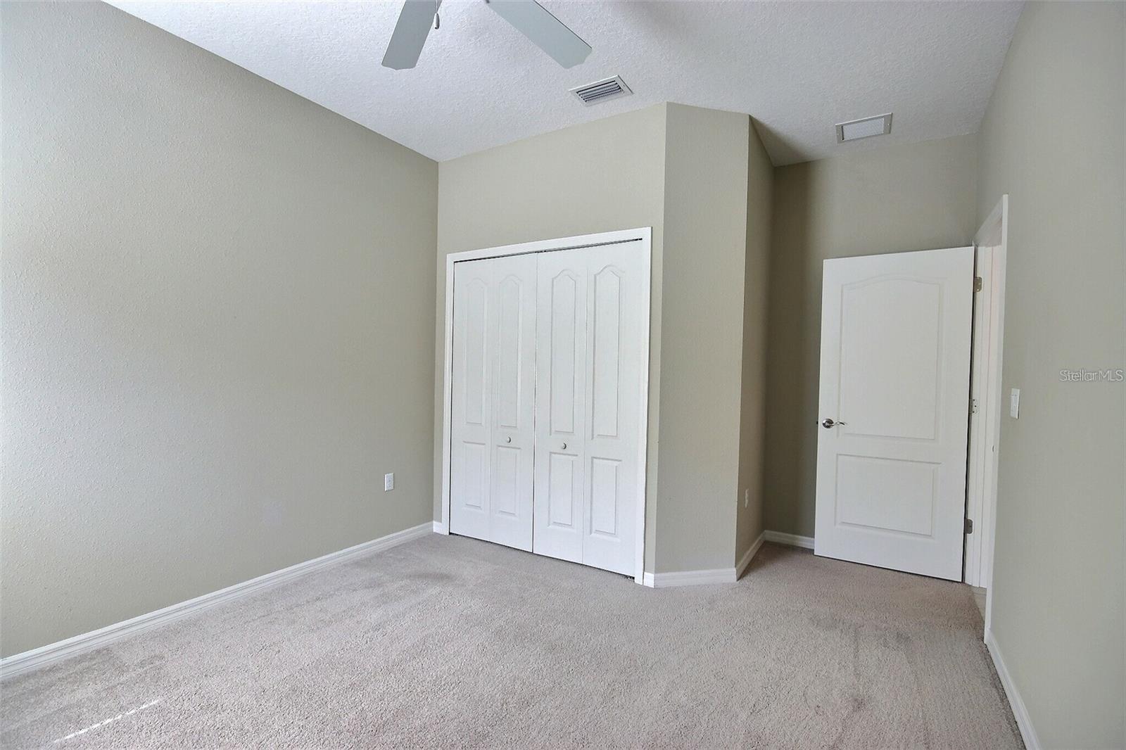 EAGLE TRACE PH I - Residential Lease