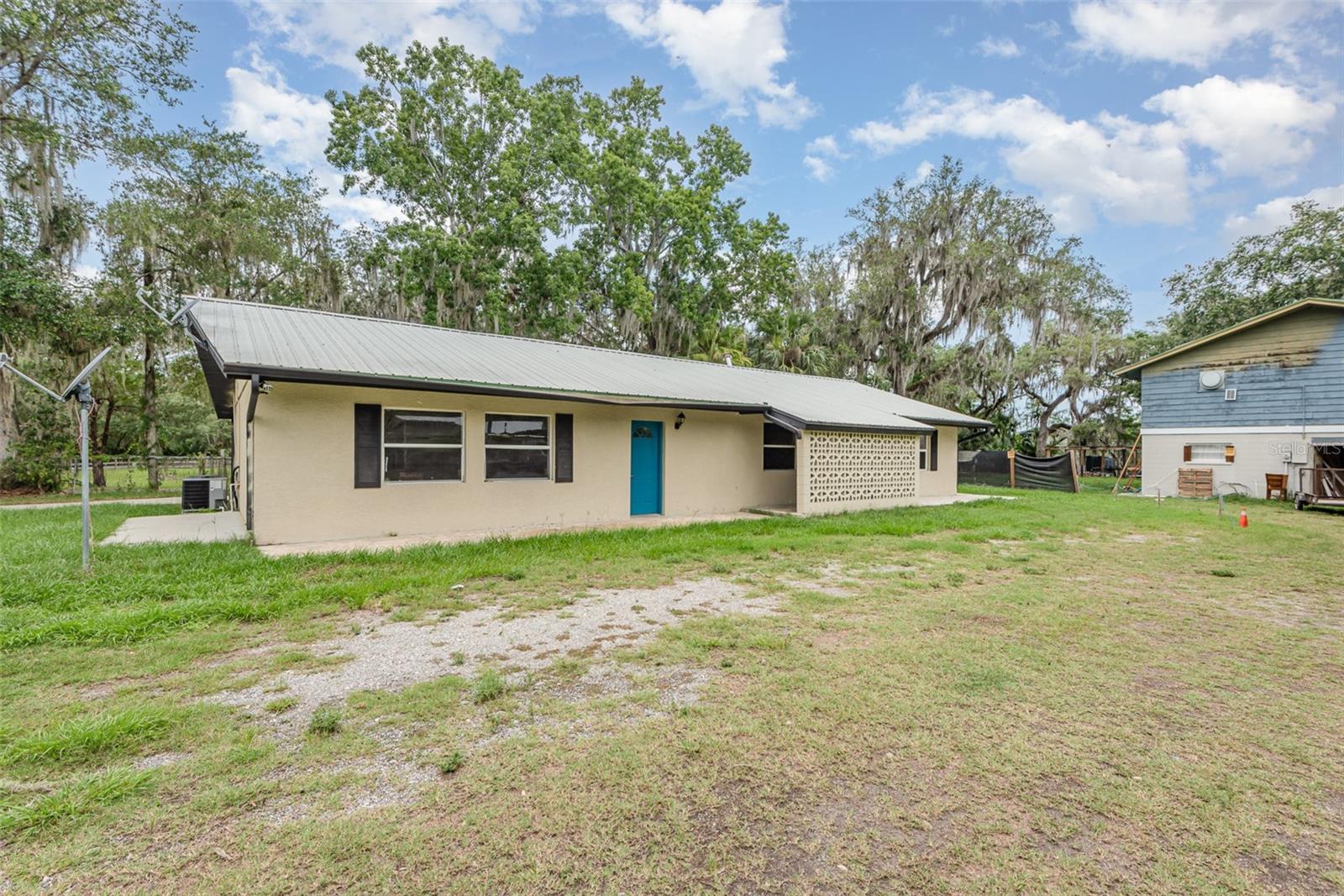 4085 CYPRESS BEND