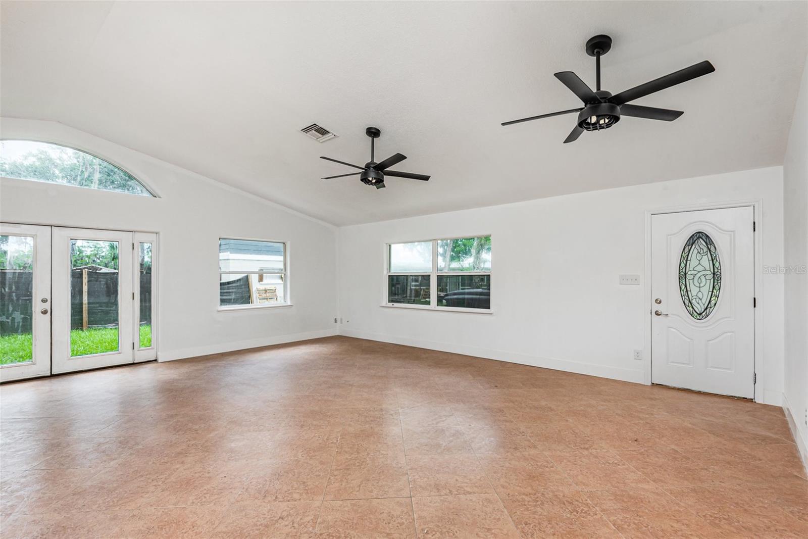4085 CYPRESS BEND