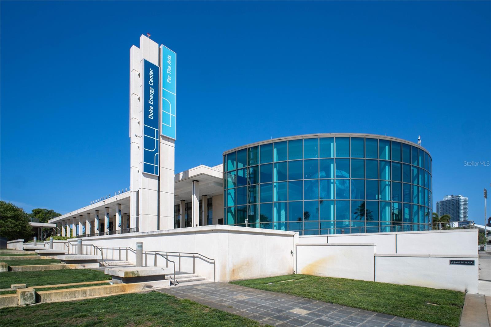 DOMUS URBANA CONDO - Residential