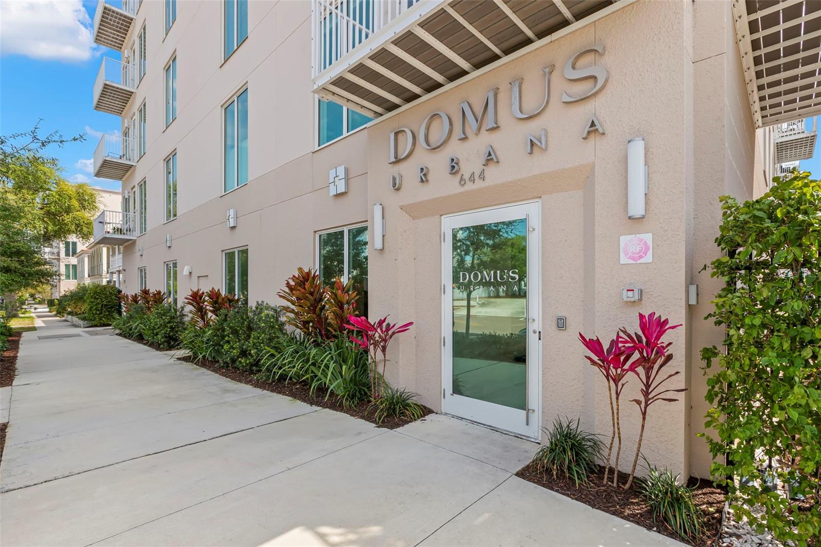 DOMUS URBANA CONDO - Residential