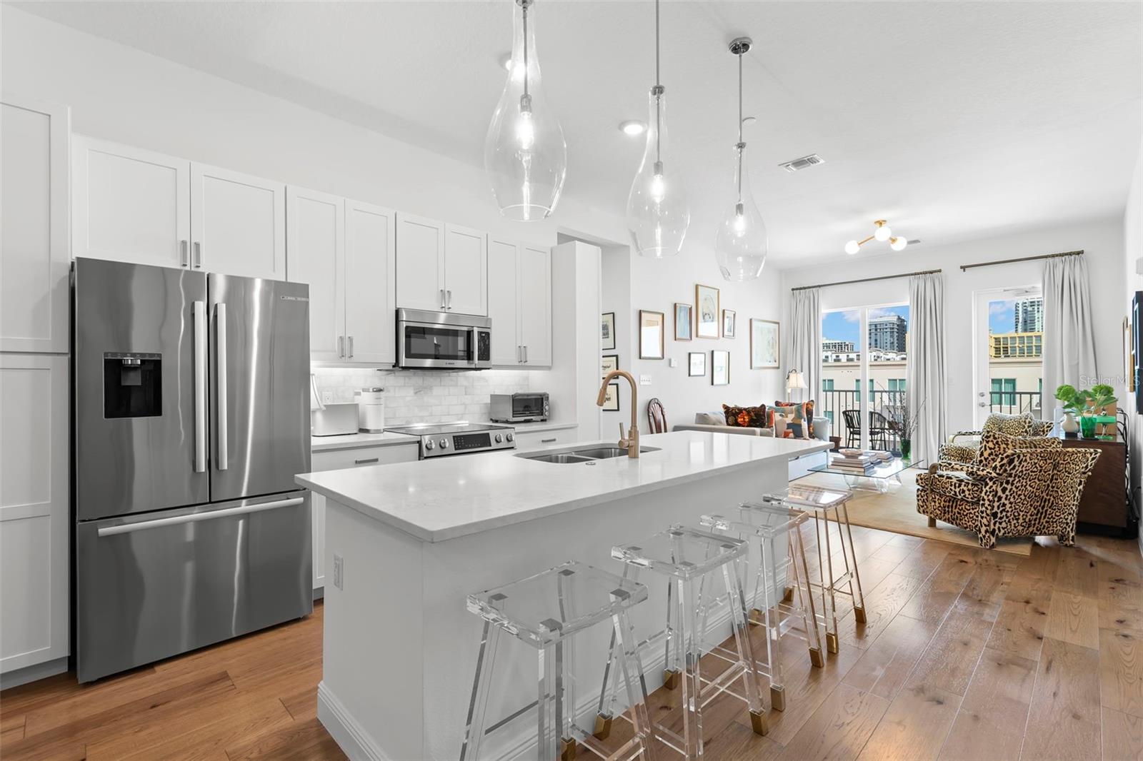 DOMUS URBANA CONDO - Residential