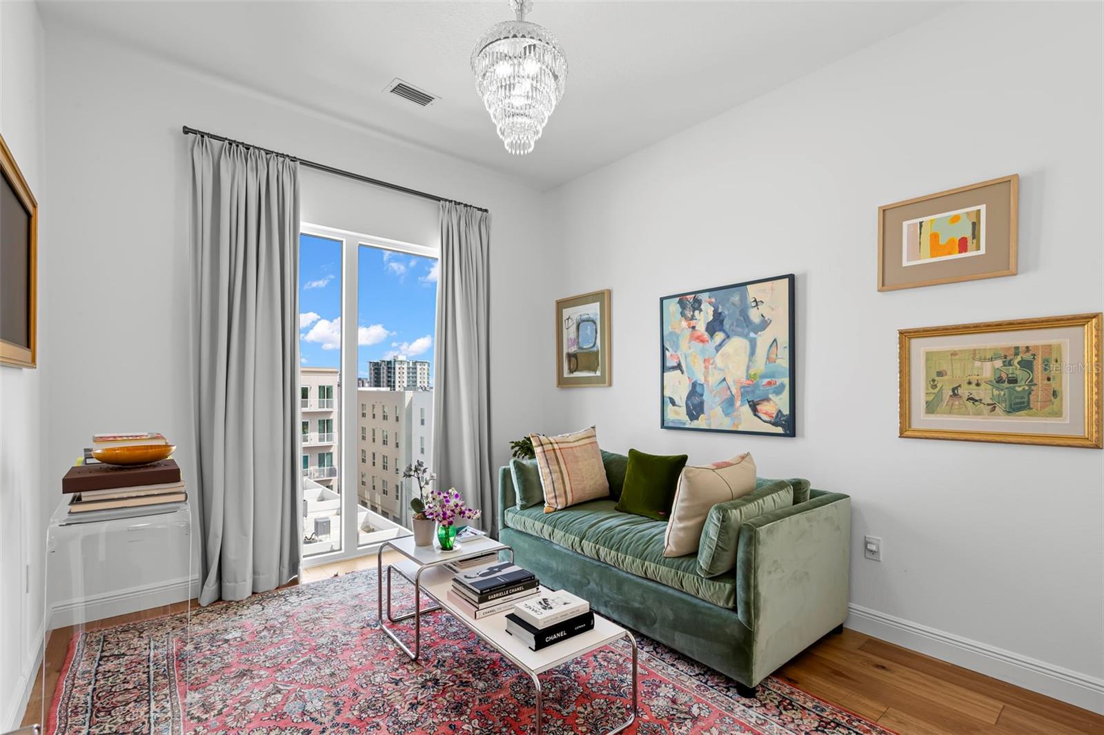 DOMUS URBANA CONDO - Residential