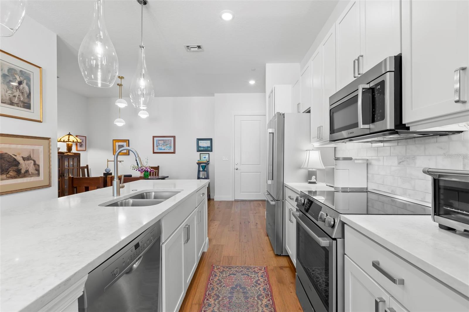 DOMUS URBANA CONDO - Residential