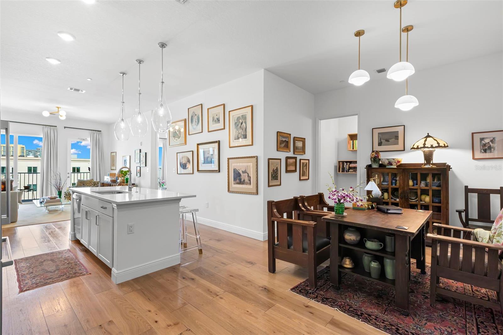 DOMUS URBANA CONDO - Residential