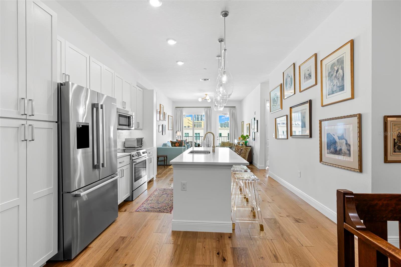 DOMUS URBANA CONDO - Residential