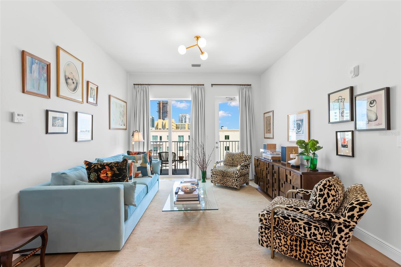 DOMUS URBANA CONDO - Residential