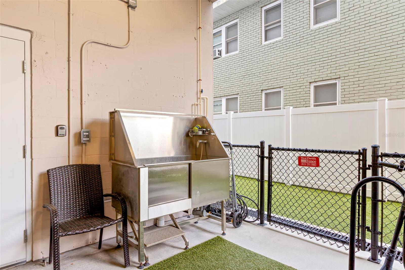 DOMUS URBANA CONDO - Residential