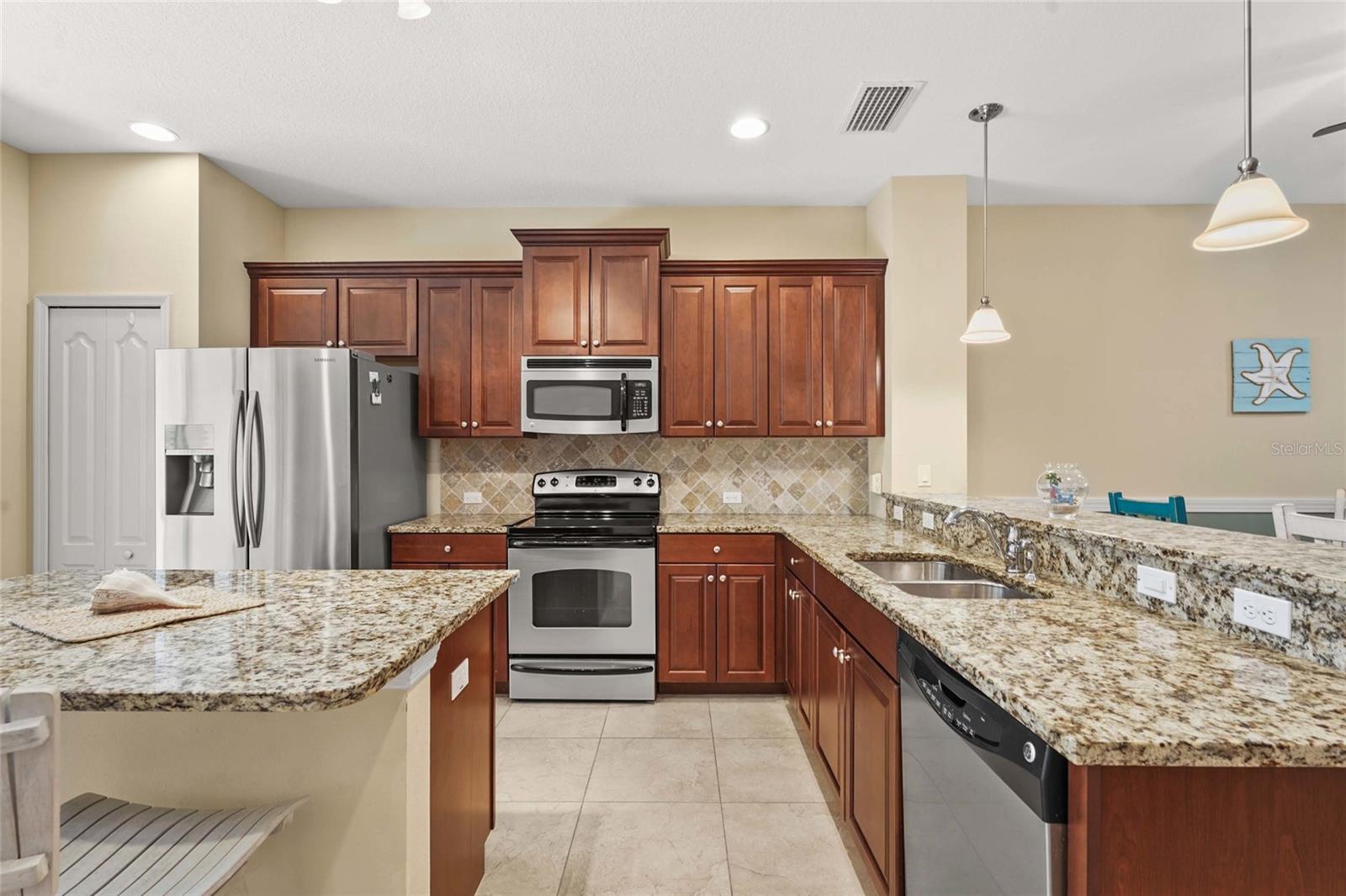 ARLINGTON COVE - Residential