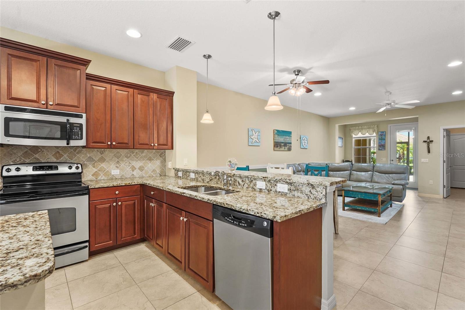 ARLINGTON COVE - Residential