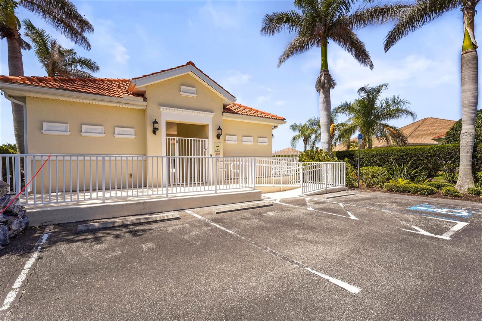 ARLINGTON COVE - Residential