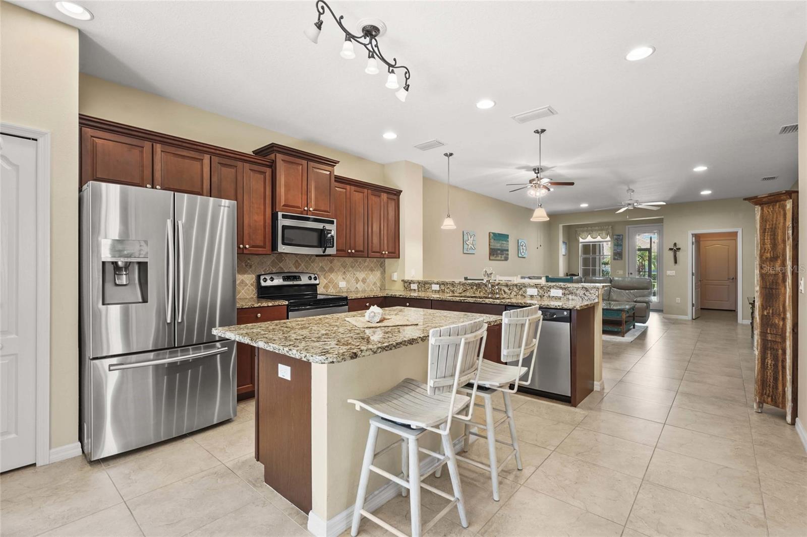 ARLINGTON COVE - Residential