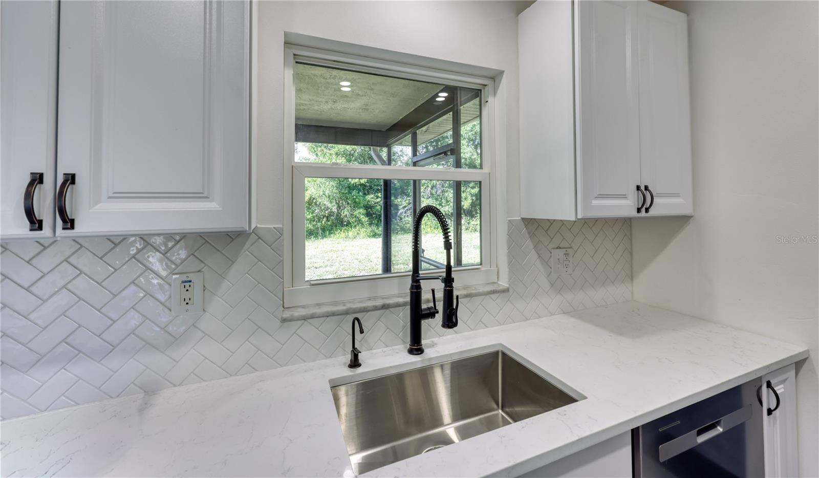 LAKES UNIT I THE - Residential