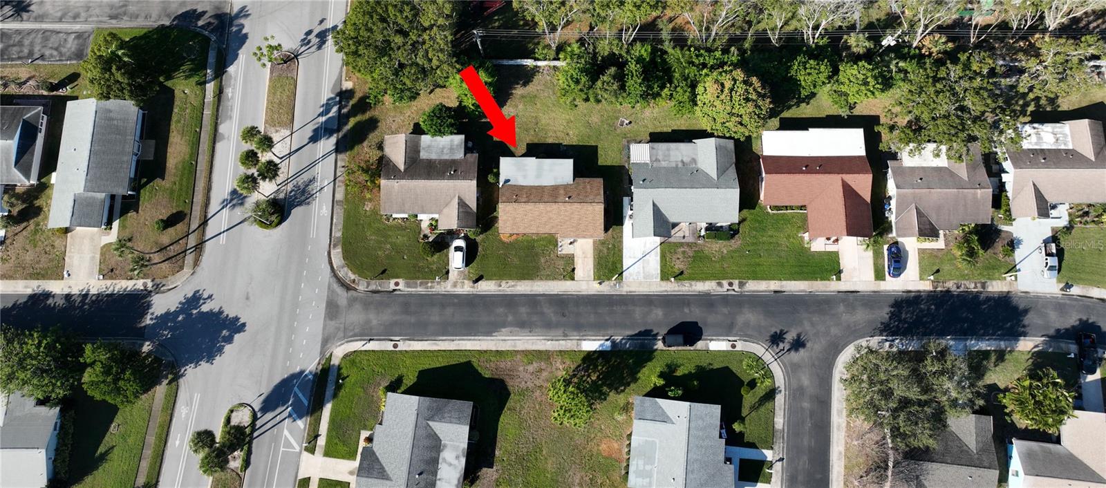 LAKES UNIT I THE - Residential