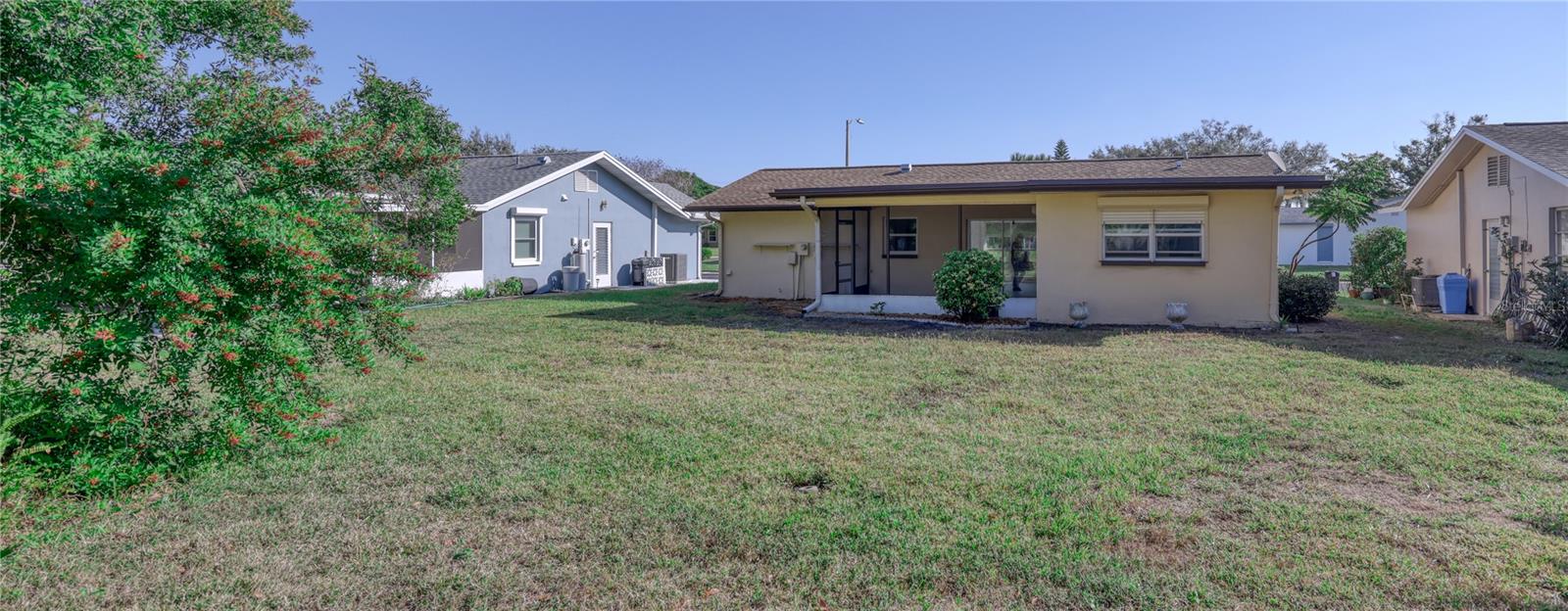 LAKES UNIT I THE - Residential