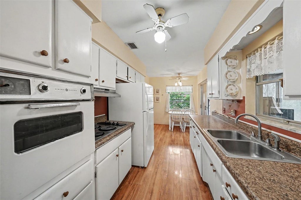 Photo of 2400 Indigo Dr, Clearwater, FL 33763 (MLS # TB8549493)