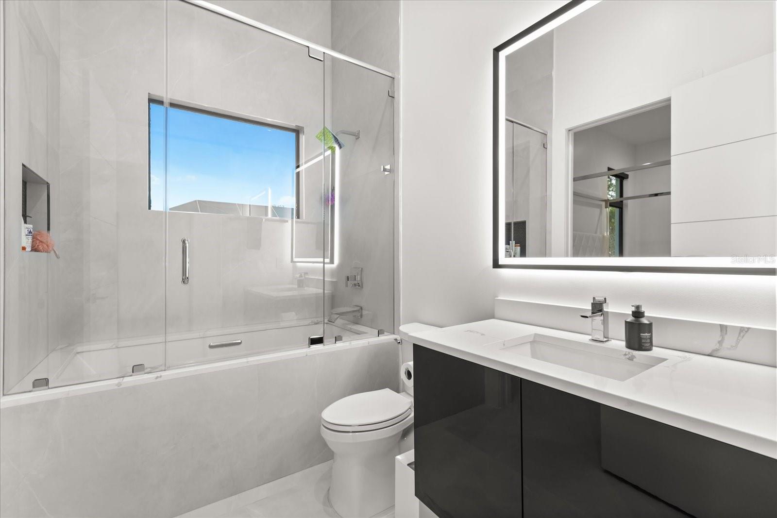 WATERSIDE - Residential