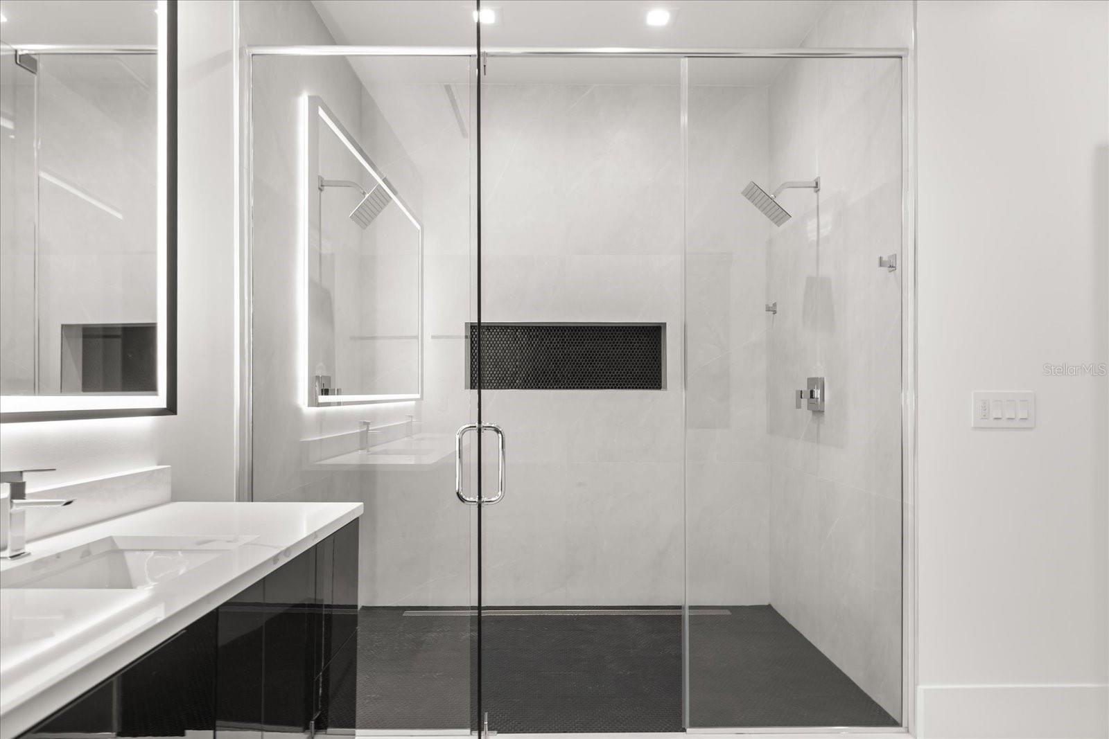 WATERSIDE - Residential