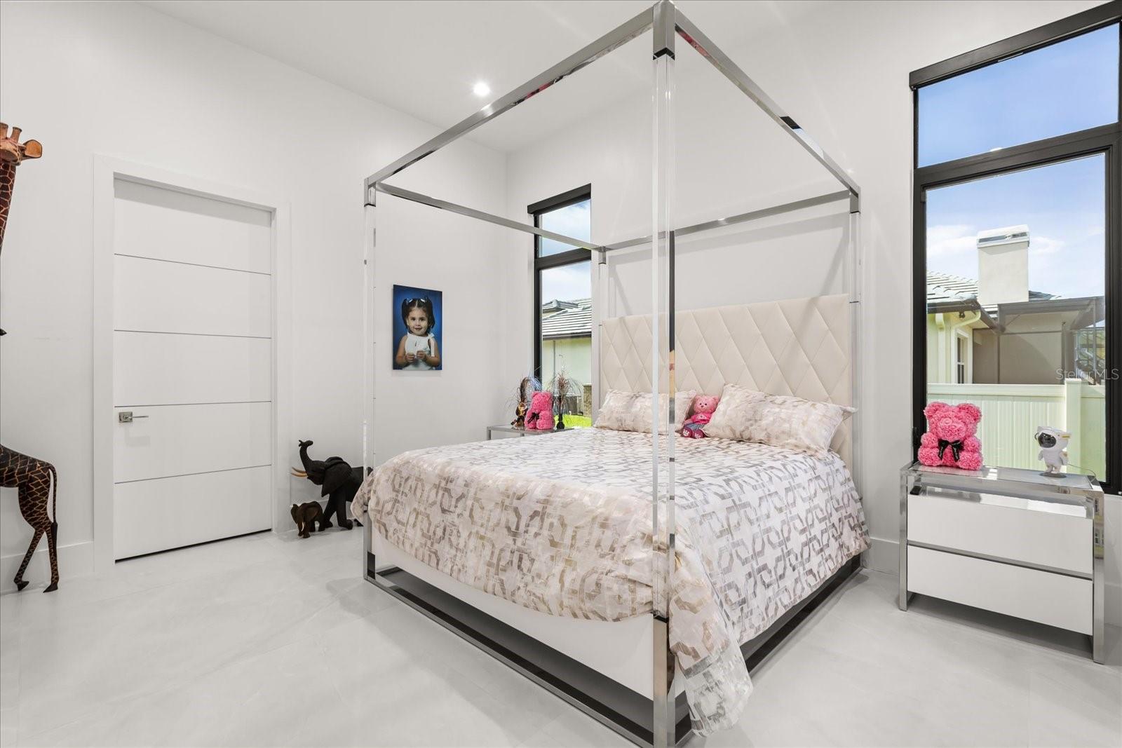 WATERSIDE - Residential