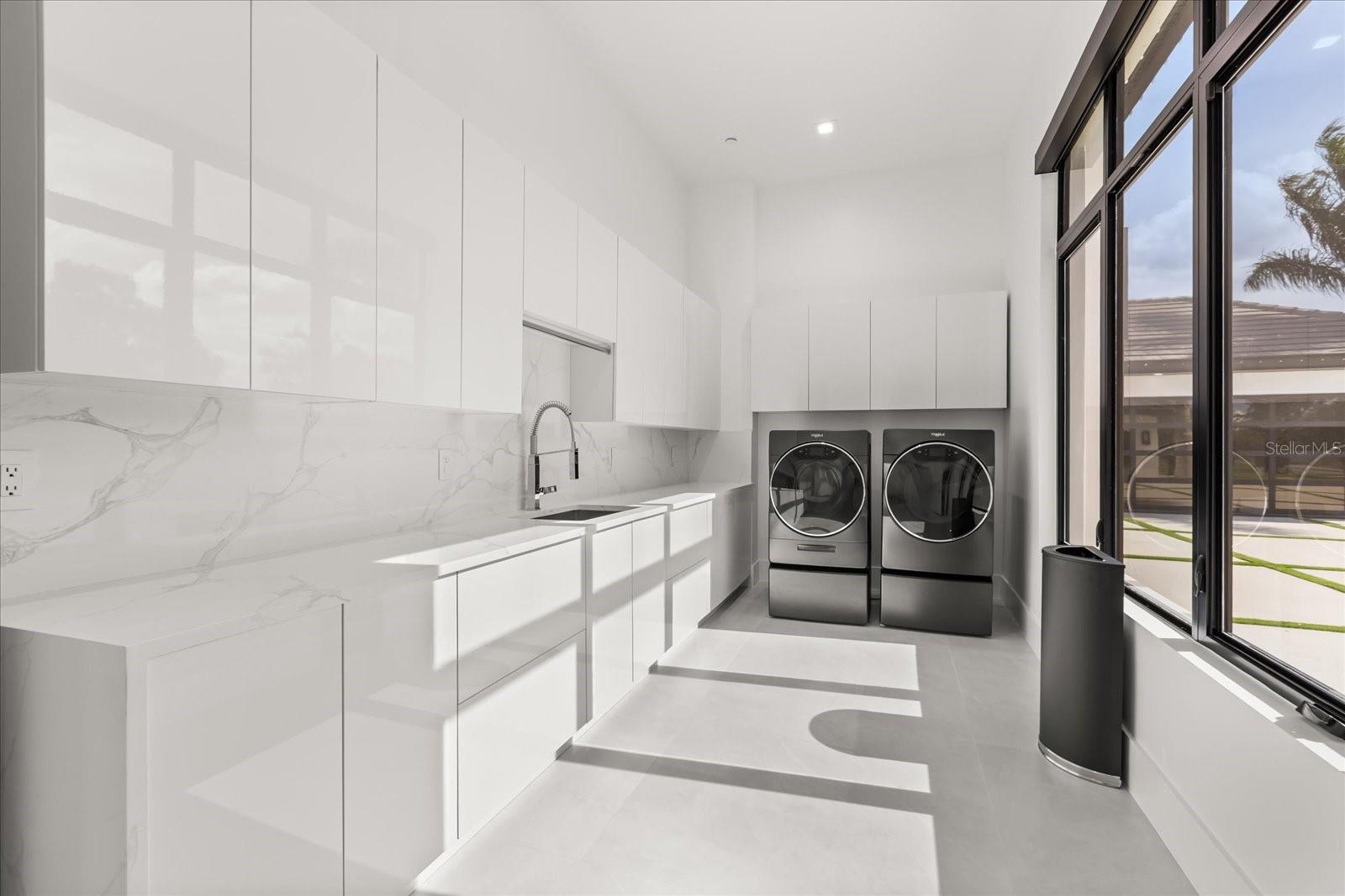 WATERSIDE - Residential