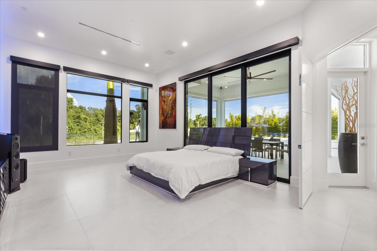 WATERSIDE - Residential