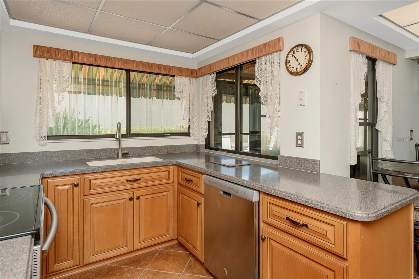 3825 GLEN OAKS MANOR DRIVE