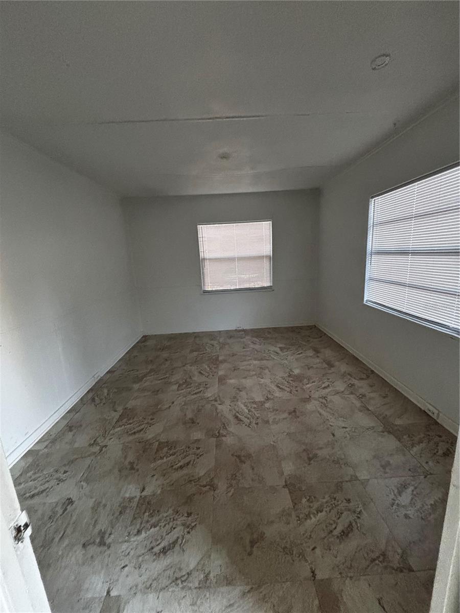 COLONNADES 1ST SEC - Residential Lease