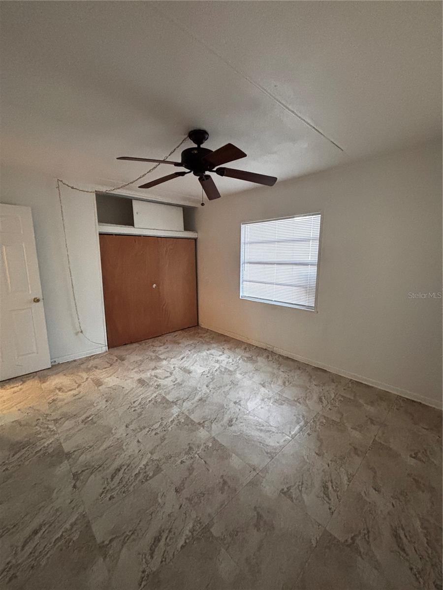 COLONNADES 1ST SEC - Residential Lease