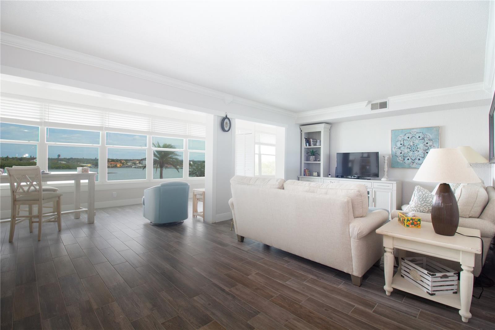 SHORE CREST BLDG - Residential