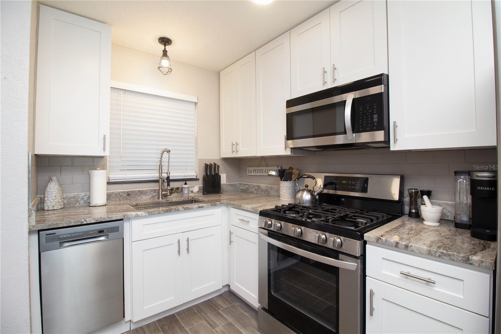 1847 SHORE DRIVE S 510