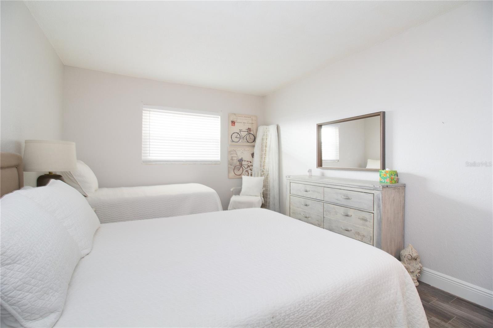 SHORE CREST BLDG - Residential