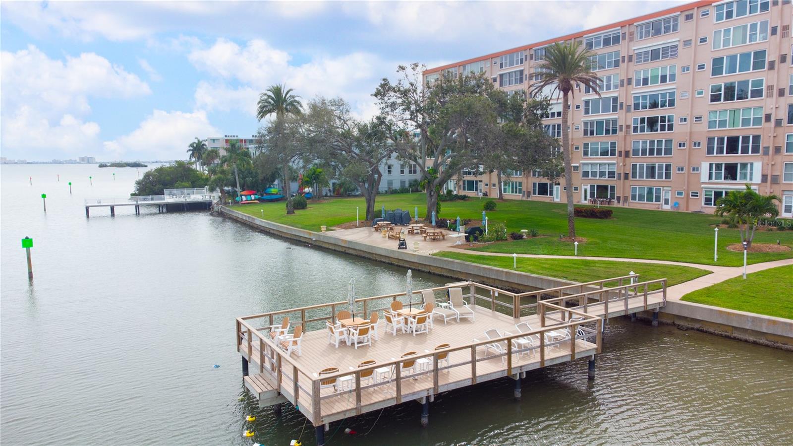 SHORE CREST BLDG - Residential