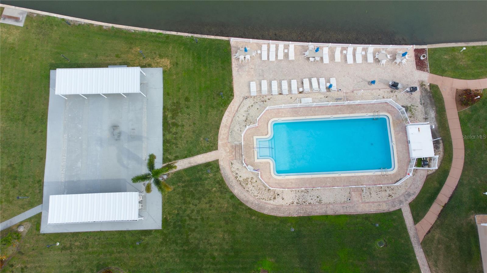 SHORE CREST BLDG - Residential