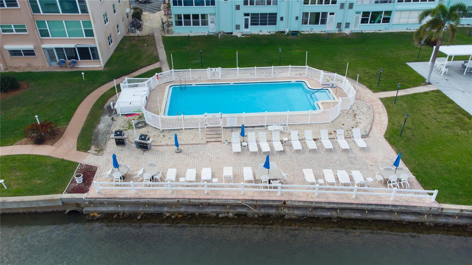 SHORE CREST BLDG - Residential