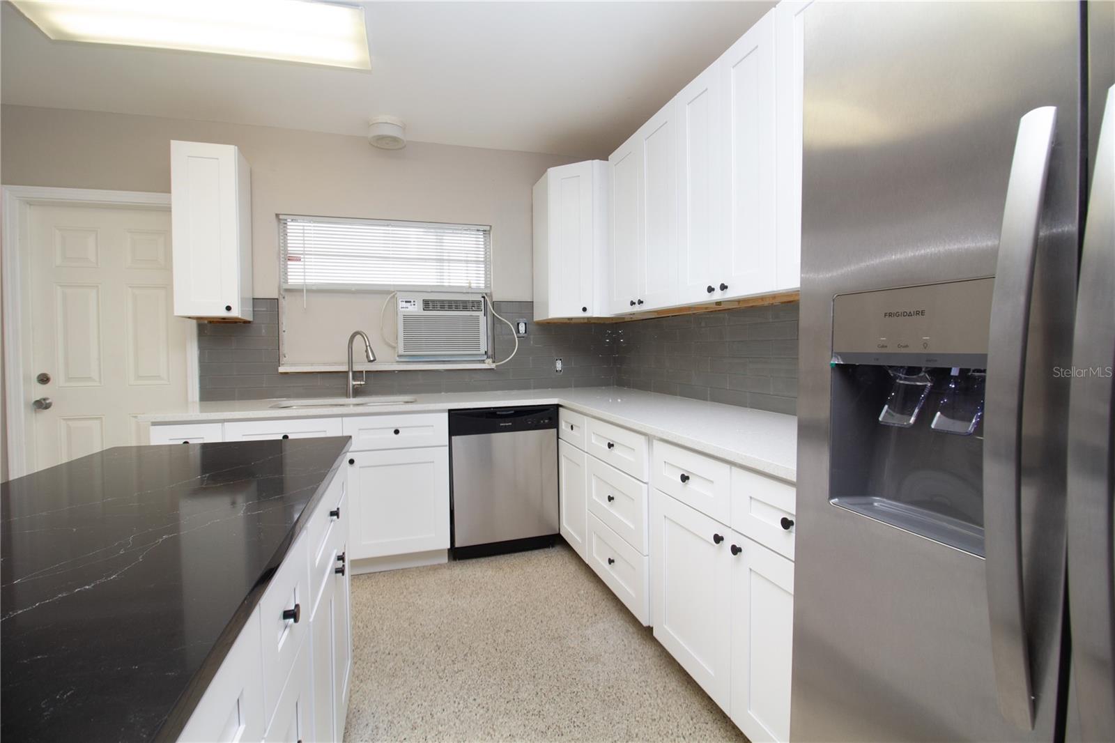 SHORE CREST BLDG - Residential