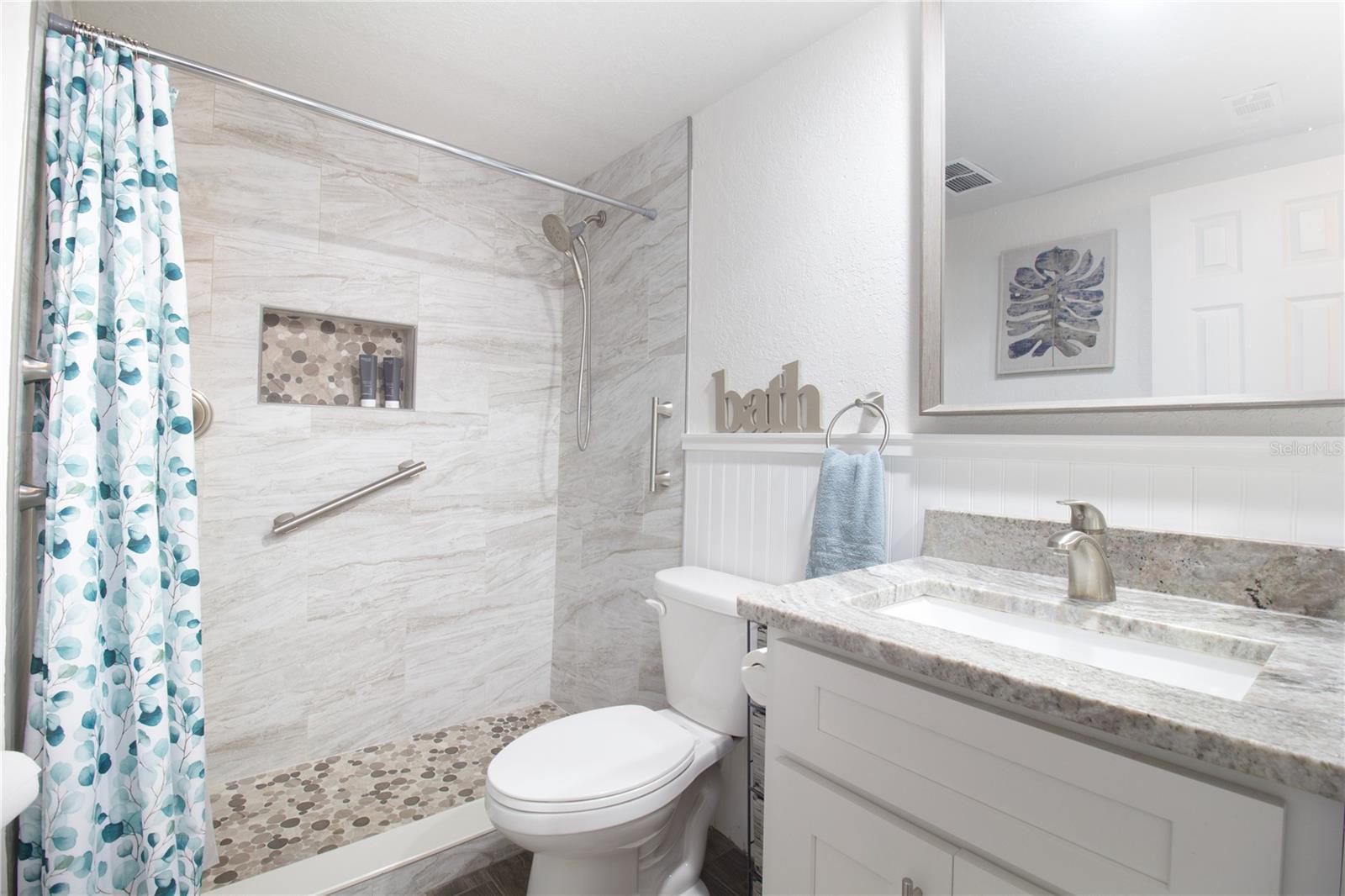 SHORE CREST BLDG - Residential