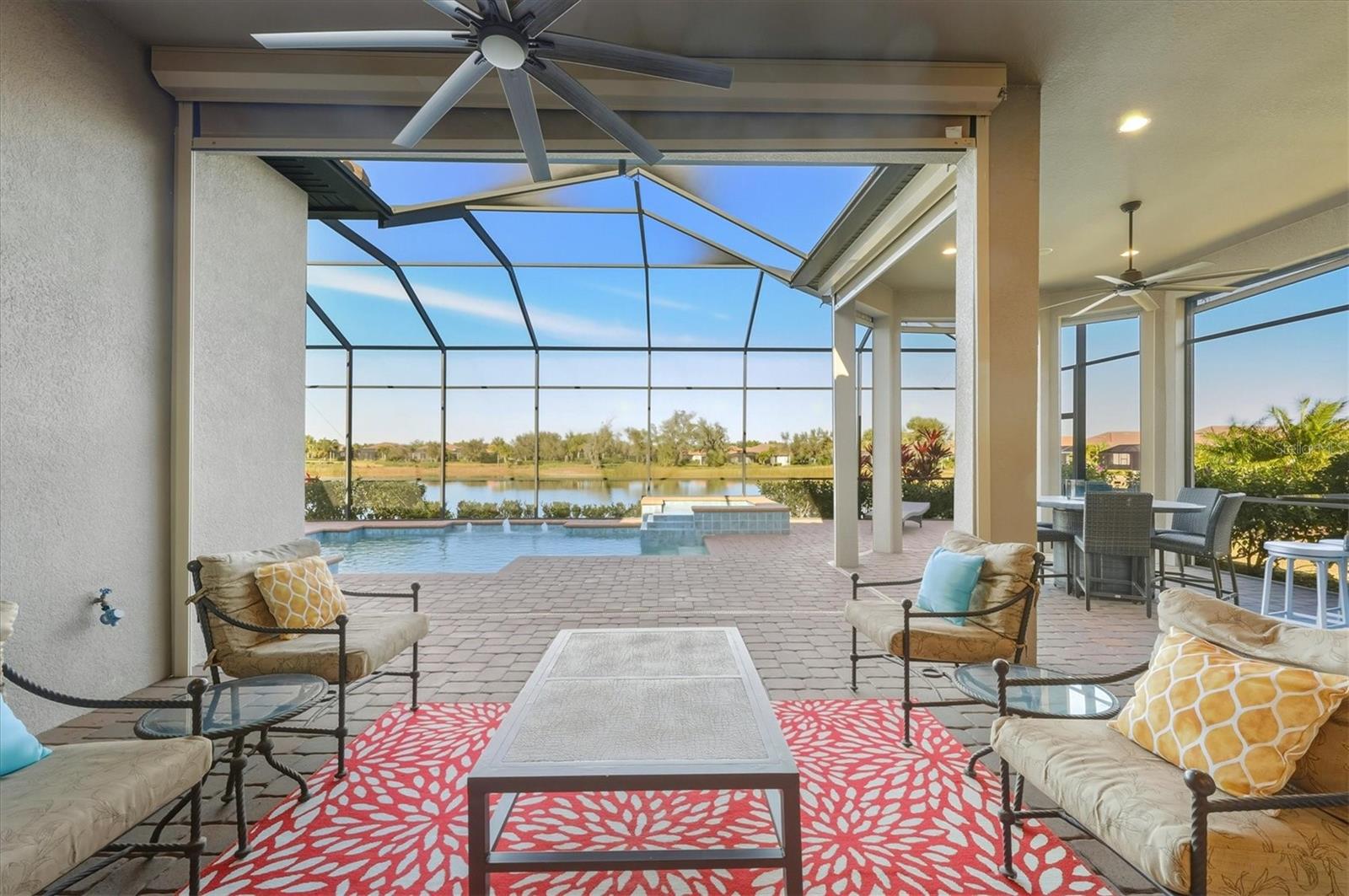 ESPLANADE - Residential