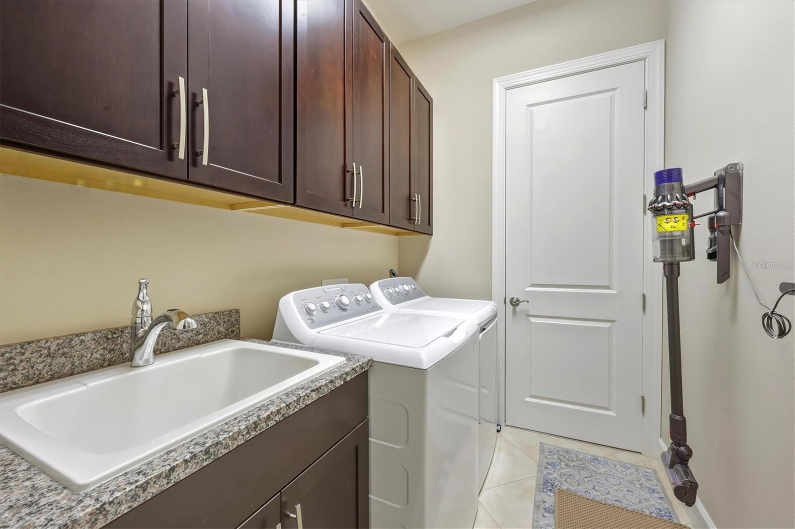 ESPLANADE - Residential